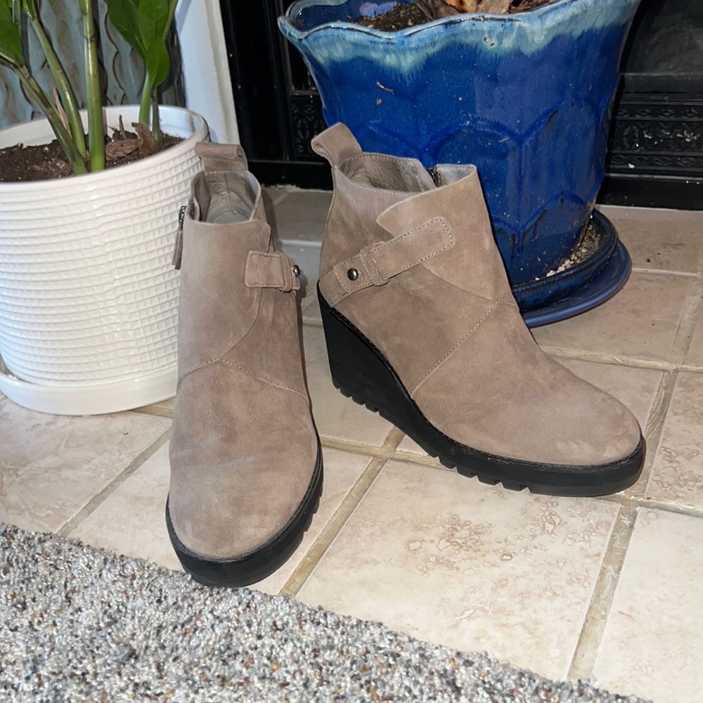 Eileen Fisher Wedges
